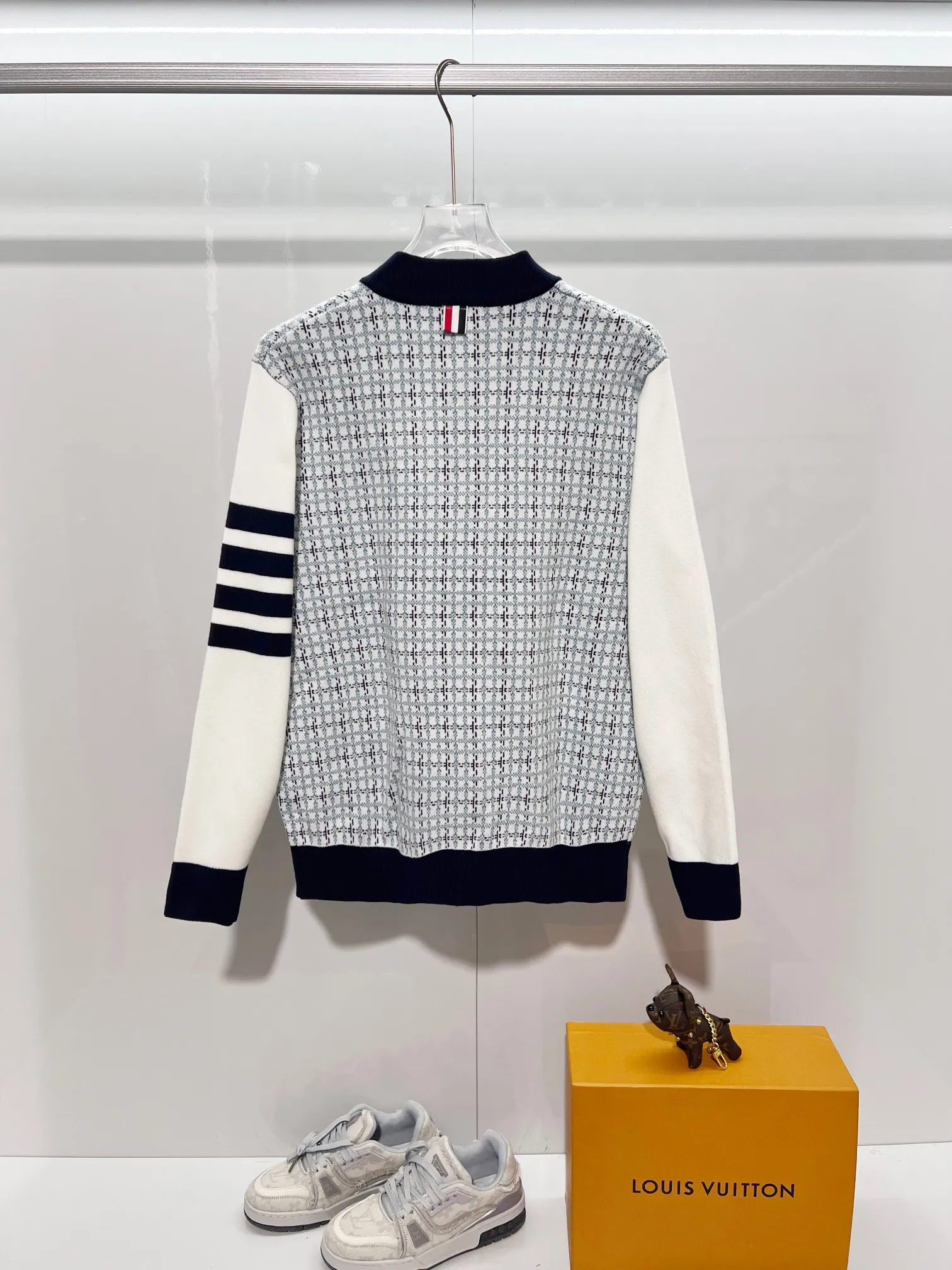 Thom Browne ➡️ TBClassic Classic Quality⚠️ ， ， ， ， ❗️❗️ ， ！ TBSeries ， ， ！ :Gray.Light Green . Size:M L XL XXL